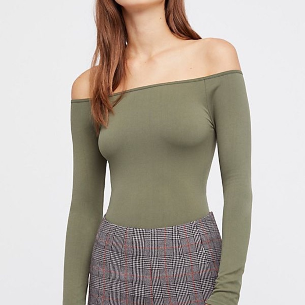 Free People Off-The-Shoulder Solid Top Size XS/S